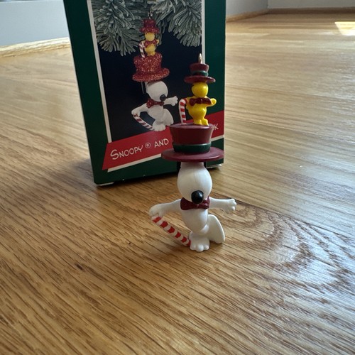 Hallmark peanuts snoopy - hallmark,